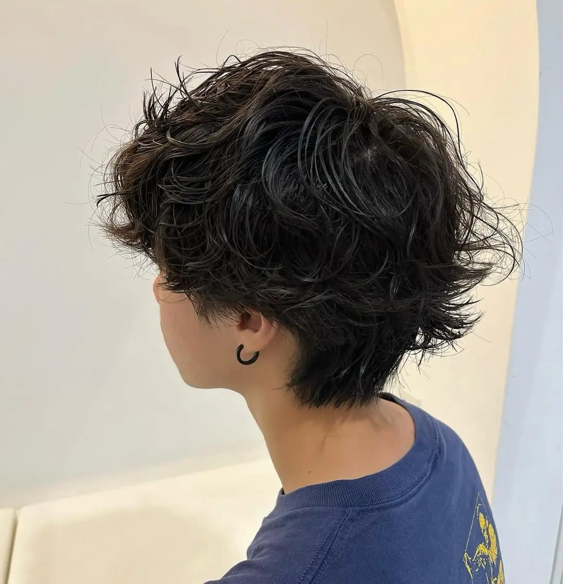ショート パーマ メンズ フェザーパーマ メンズパーマ メンズツイストパーマ 波巻きパーマ スパイラルパーマ カット パーマ 網谷 萌夏のヘアスタイル