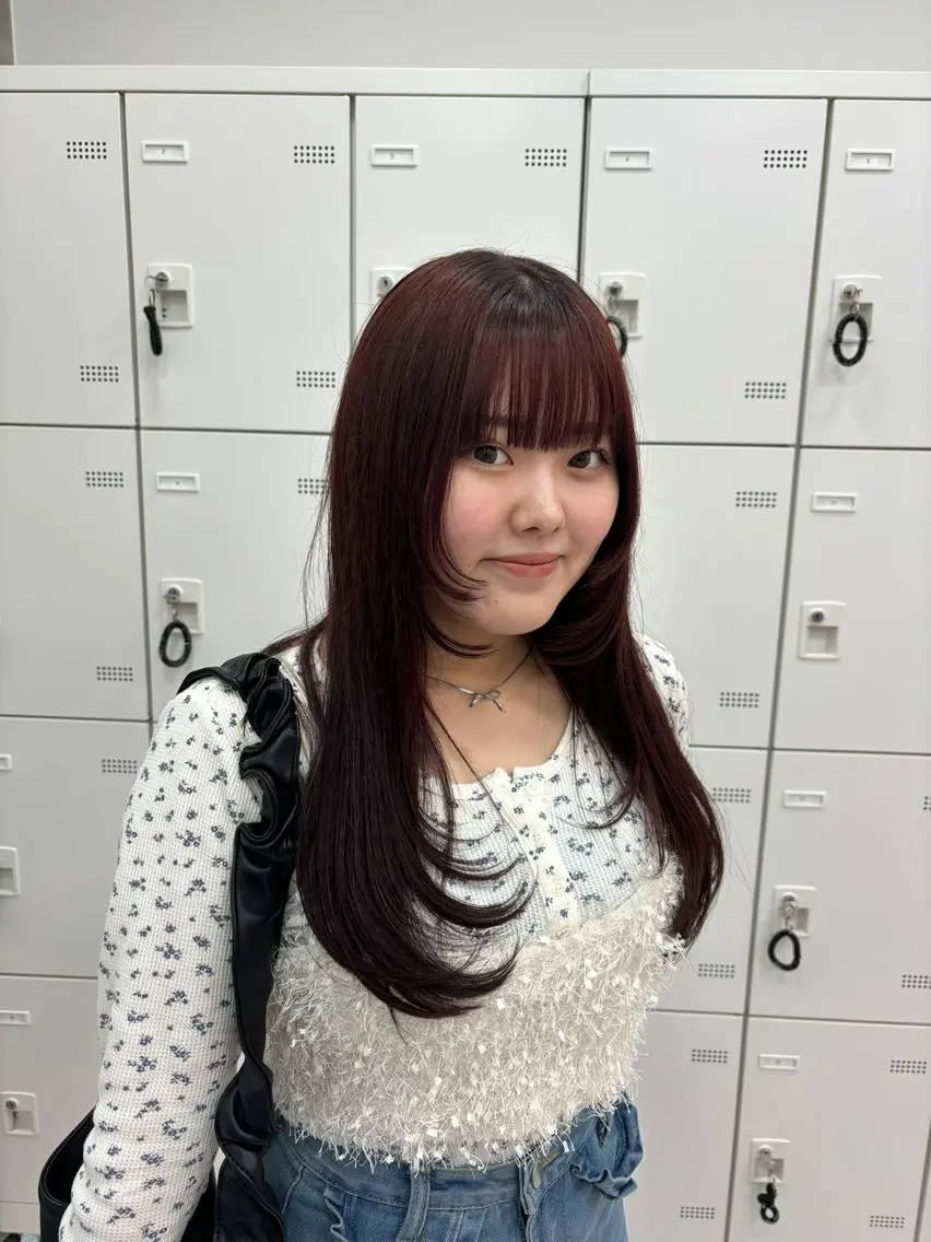ロング カラー 抜け感レイヤー︴ ニュアンスカラーのヘアスタイル