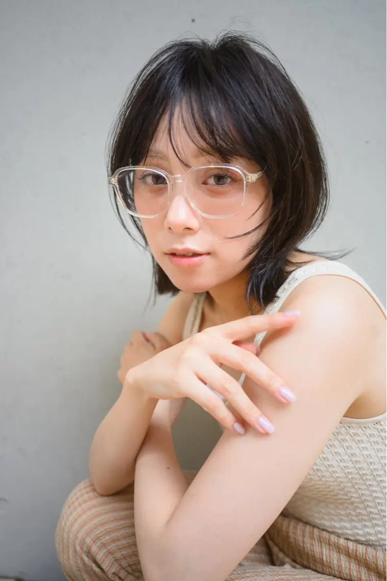 ミディアム 顔まわりレイヤー レイヤーカット 煙山 恭介のヘアスタイル