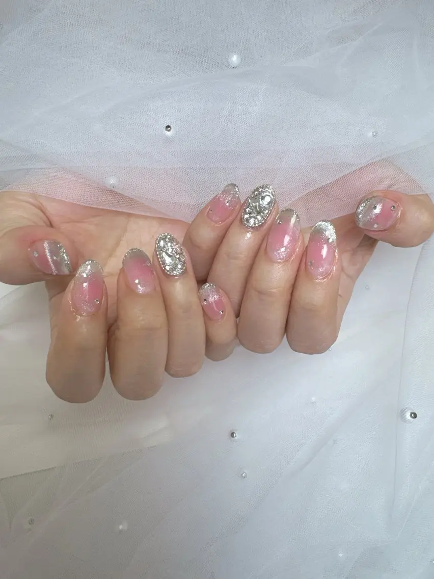 ネイル チークネイル ジェルネイル キラキラネイル マグネットネイル パラジェル Queeens nailのネイルデザイン