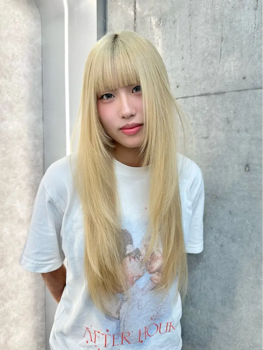 ミディアム カラー カット ヘアカラー ❤️ハイトーンカラー Qin🤍のヘアスタイル