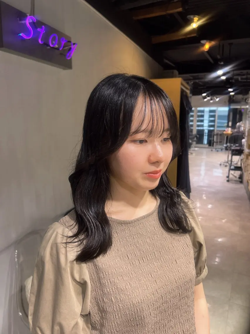 ミディアム カラー ヘアカラー NANAMI🩵 大人可愛い韓国ヘアのヘアスタイル