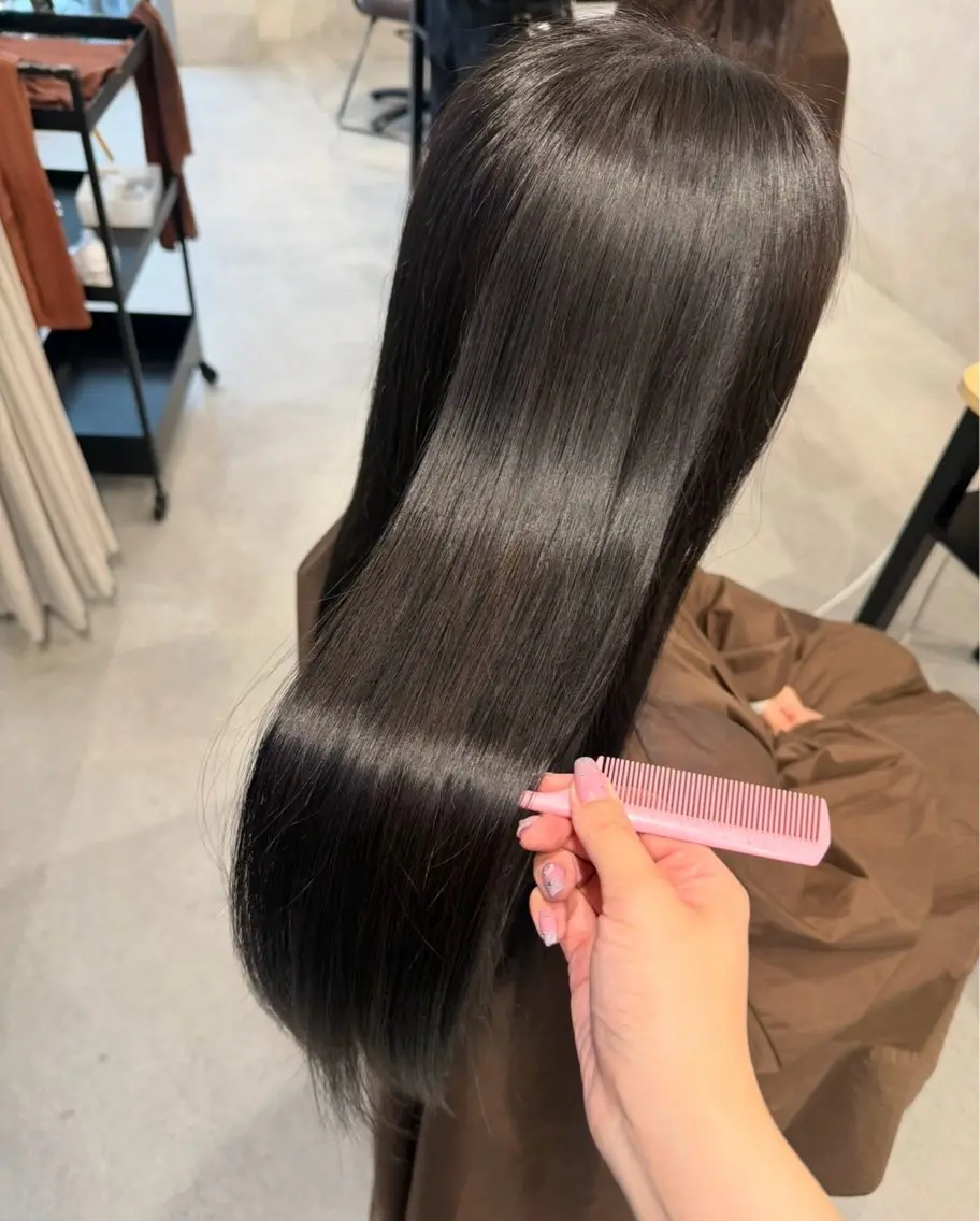カラー Sakura / Fier umedaのヘアスタイル