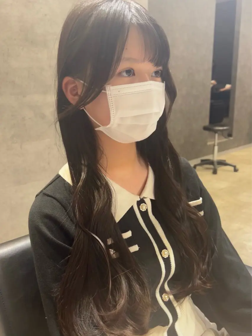 ロング カラー ヘアアレンジ hiiko顔まわり カットのヘアスタイル