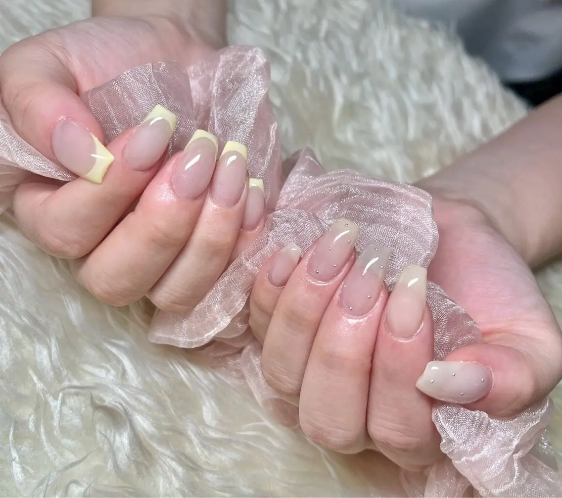 ネイル 長さ出し フットネイル フレンチネイル ジェルネイル グラデーション ハンドネイル Nail&eye Belire 新宿のネイルデザイン