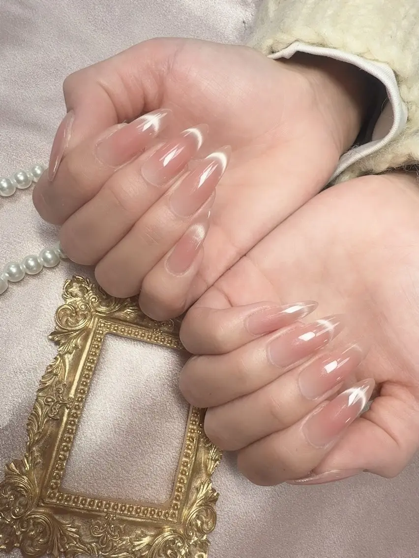 《チップ長さ出し》チークネイル×マグネットフレンチ 【Lサイズ】 ¥11990の写真