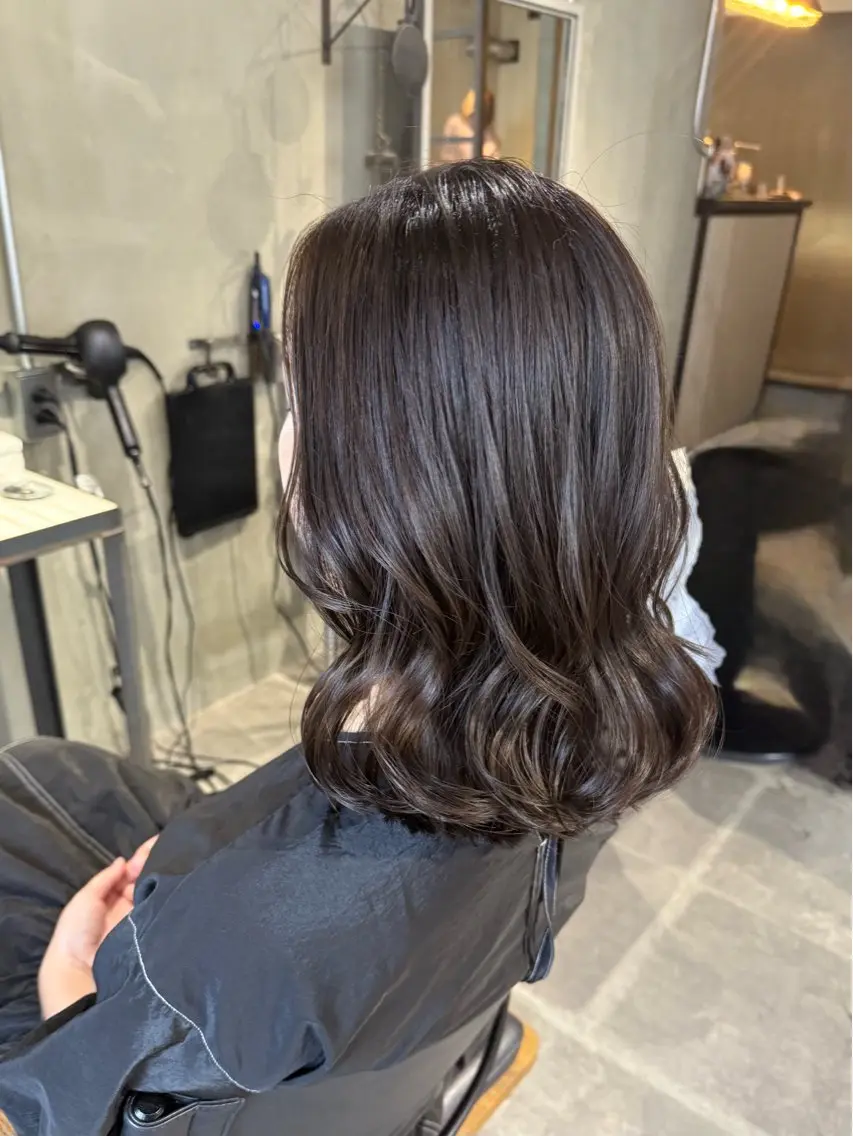 ミディアム パーマ 佐伯 桃のヘアスタイル