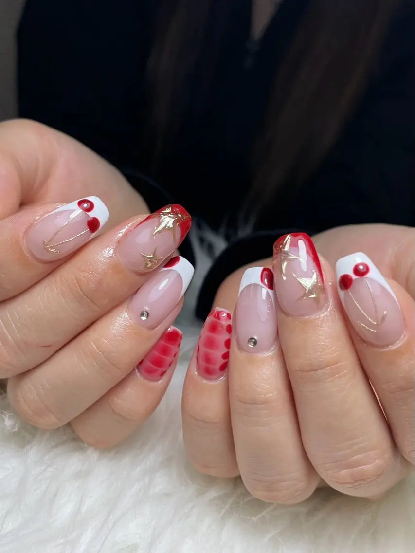 ネイル チークネイル 長さ出し フットネイル ジェルネイル 卒業式 𝓐𝓷𝓻𝓲 XiinhNailのネイルデザイン