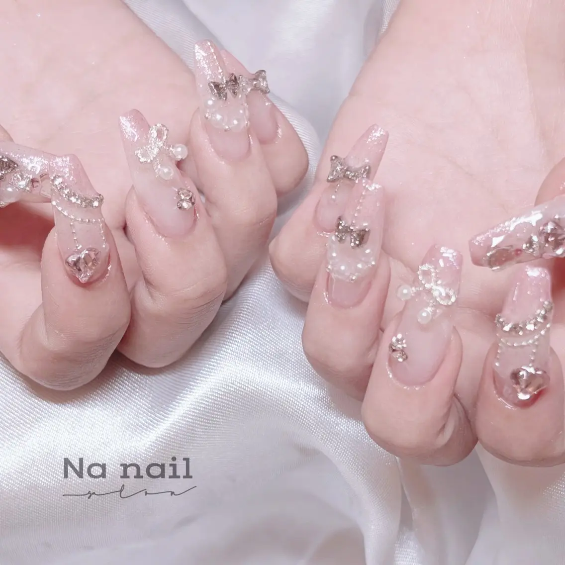 ネイル グラデーション ラメ(グリッター) ラメグラデーション リボン ハンドネイル Anna nailのネイルデザイン