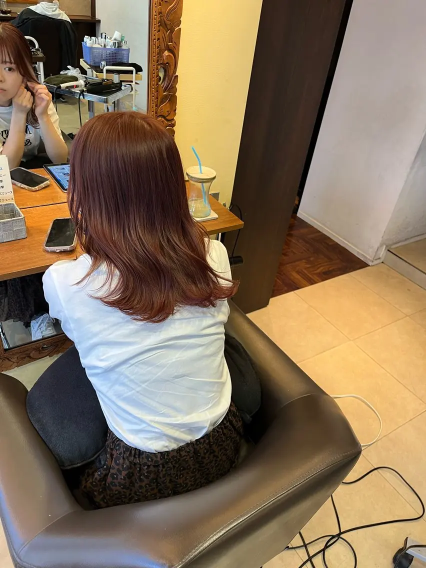 ミディアム カラー オレンジ オレンジピンク ピンクカラー カット ヘアカラー トリートメント カットが上手い 💇♂🌸サク🌸のヘアスタイル