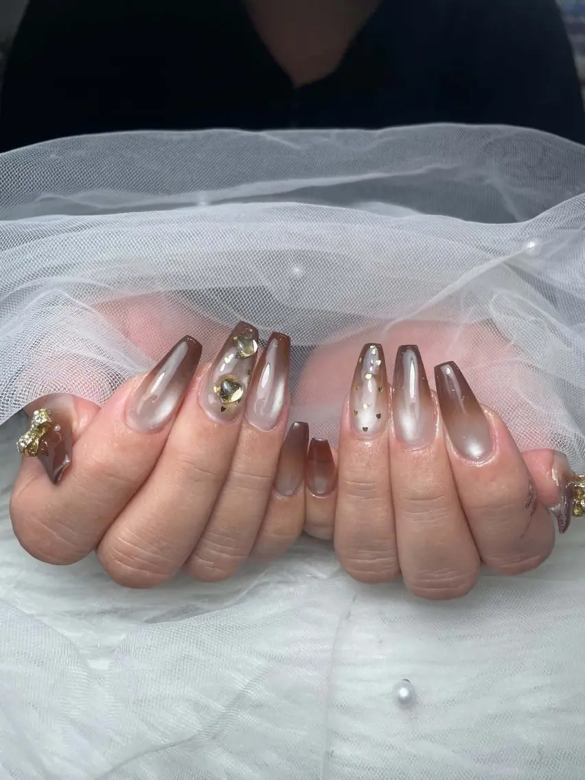 ネイル アートネイル 長さ出し ジェルネイル 韓国ネイル マグネットネイル ハンドネイル Cloudy Chan Nailのネイルデザイン