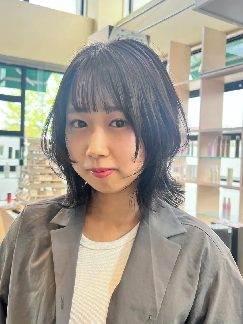 ミディアム ウルフカット 二重 由理のヘアスタイル