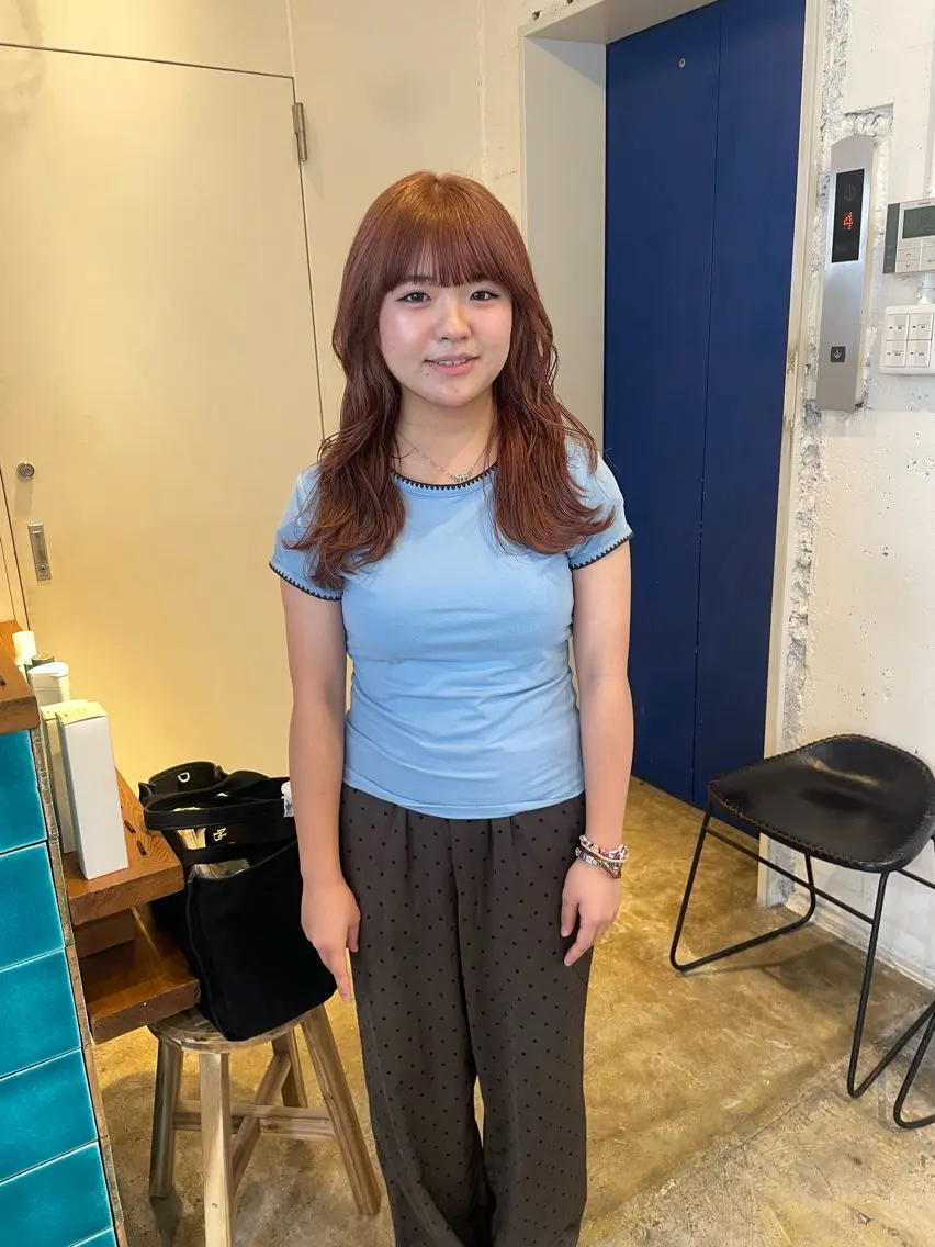 セミロング カラー ヘアカラー トリートメント MIOベージュカラー 柔らかいカラーのヘアスタイル