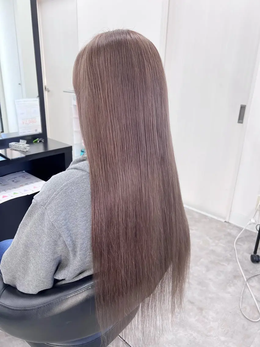 ロング カラー ベージュカラー ミルクティーベージュ C'LD Hair トモヤのヘアスタイル