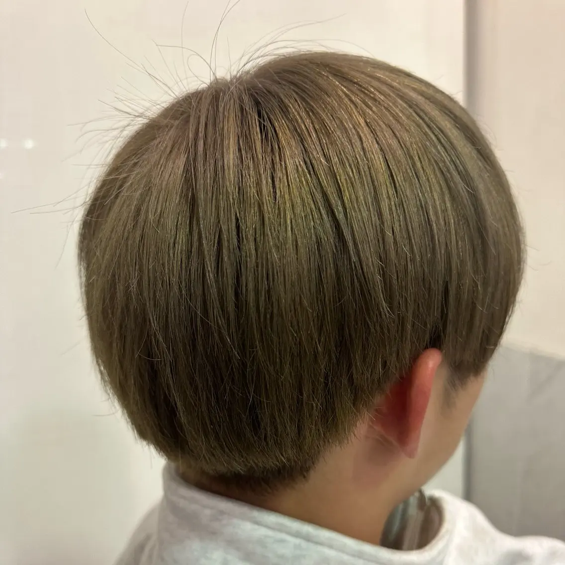 カラー ベージュカラー ブリーチ ミルクティーベージュ 町田 里奈のヘアスタイル