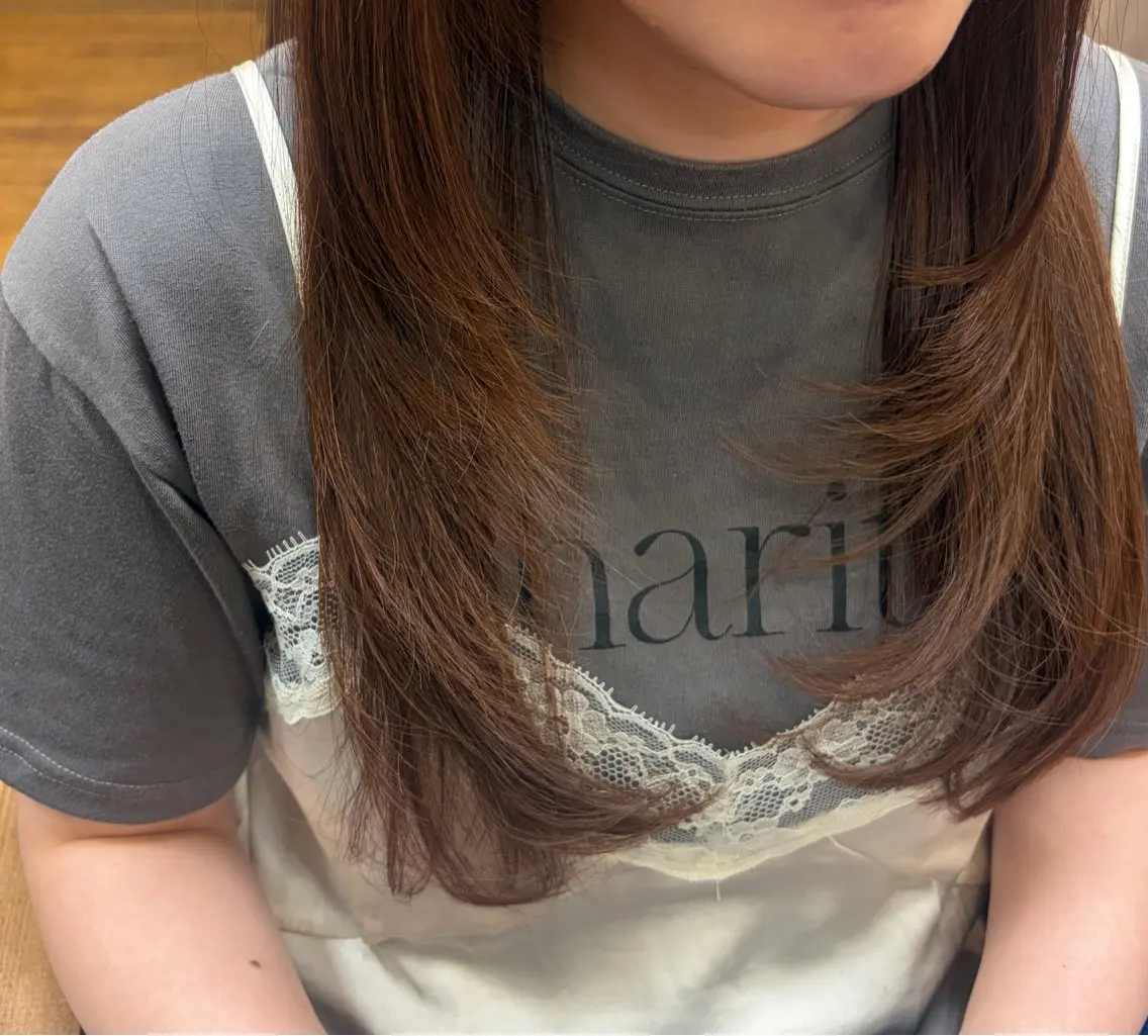 セミロング かりや あゆみのヘアスタイル
