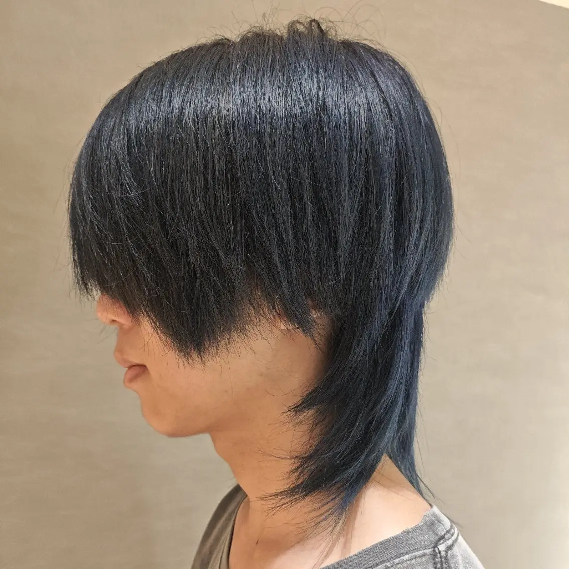ミディアム カラー メンズ ブルーカラー ダブルカラー ヘアカラー あんな 新栄のヘアスタイル