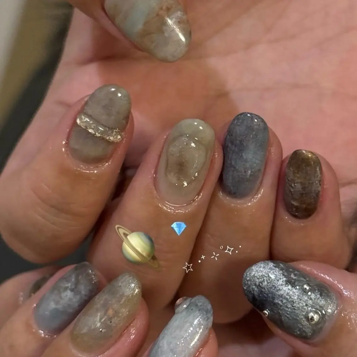 ネイル キラキラネイル マグネットネイル ニュアンスネイル talo .のネイルデザイン