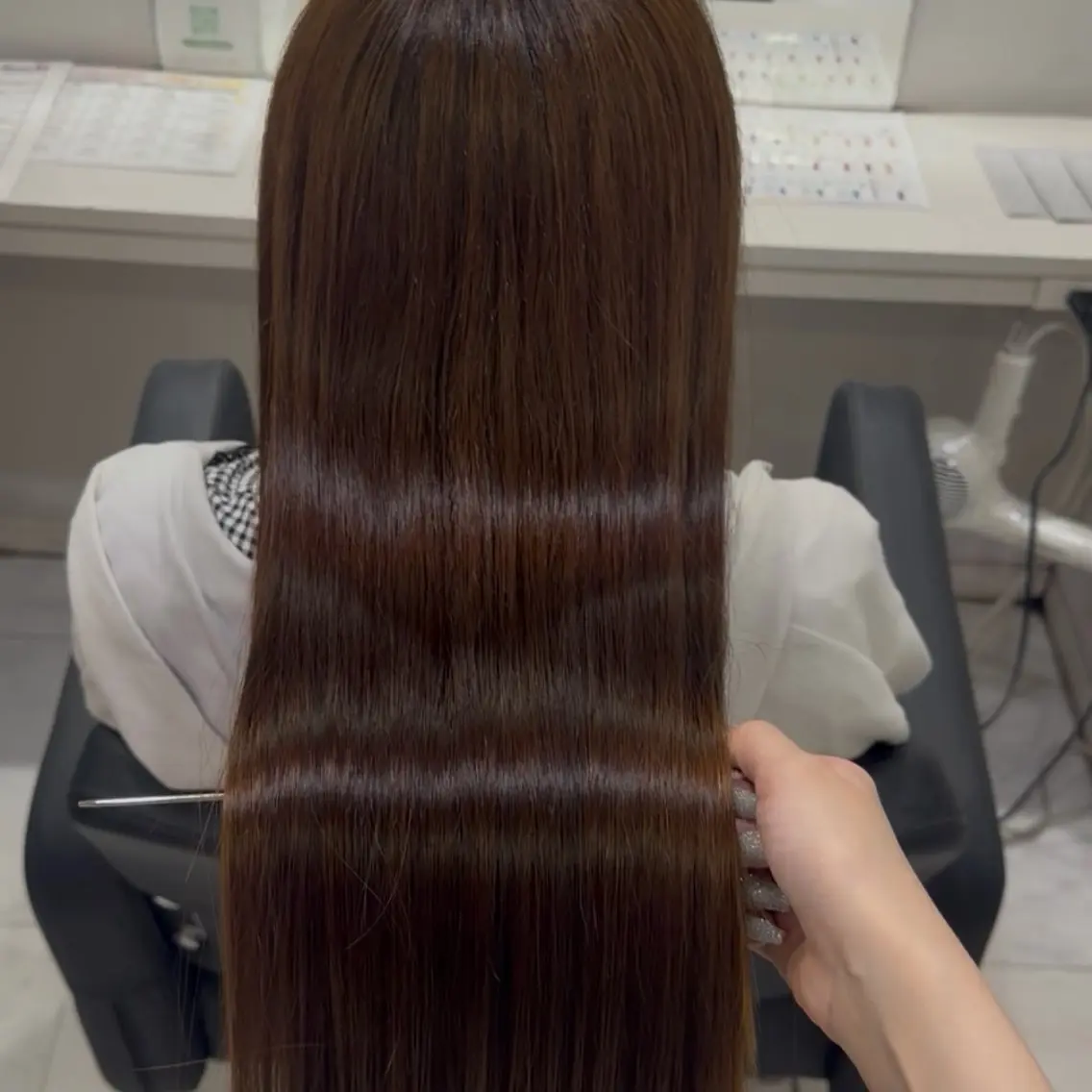 ロング カラー ヘアカラー トリートメント 🦋REISA🦋 エクステ×ハイトーンのヘアスタイル