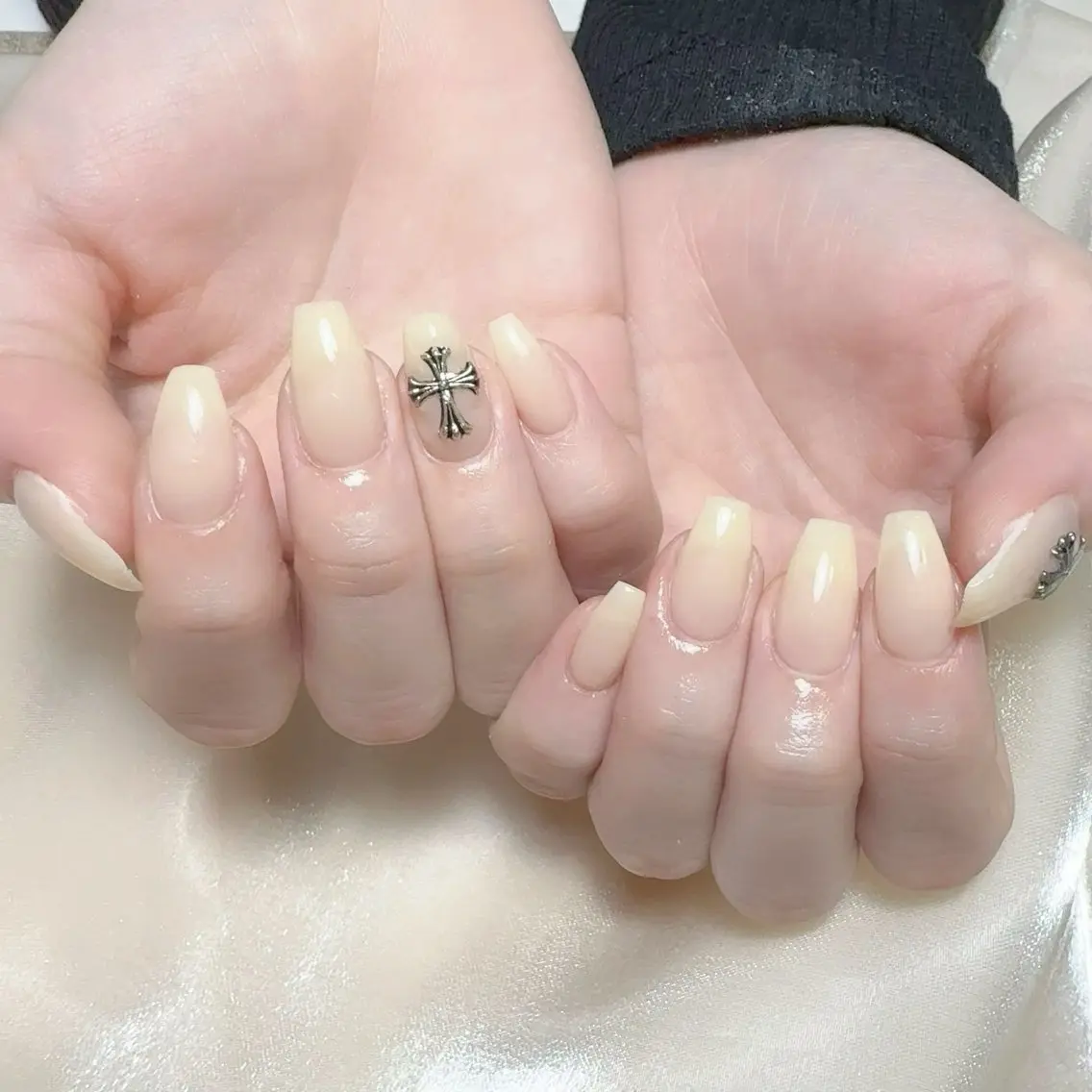 メンズ ネイル メンズ韓国風 アートネイル オーロラネイル ガーリー キラキラネイル Nail salon 木にいるのネイルデザイン