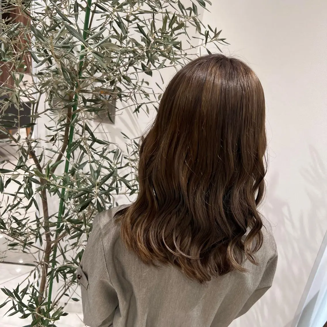セミロング カラー ヘアアレンジ 小白井 由美のヘアスタイル