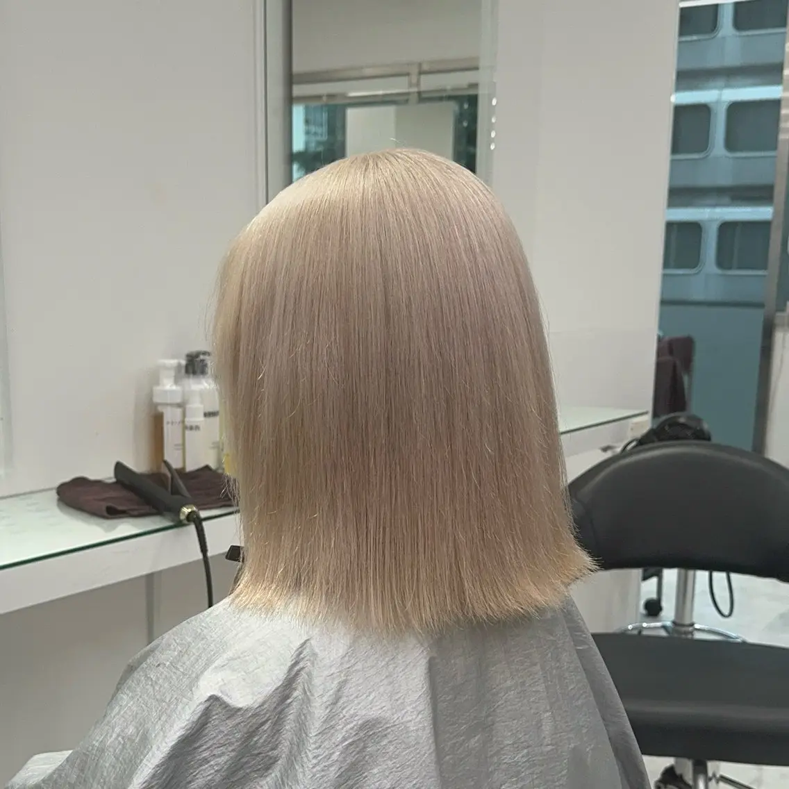 ミディアム カラー ヘアアレンジ ヘアカラー トリートメント ヘッドスパ ヘアセット ウルフカット×ハイ トーン職人🤍ゆうひのヘアスタイル
