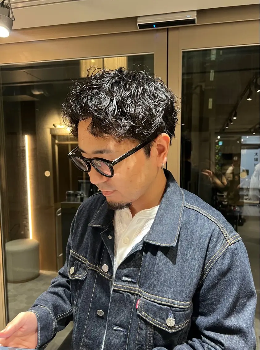 メンズ カット パーマ トリートメント ヘッドスパ ブリーチ/ブラウン 🤎MIREのヘアスタイル
