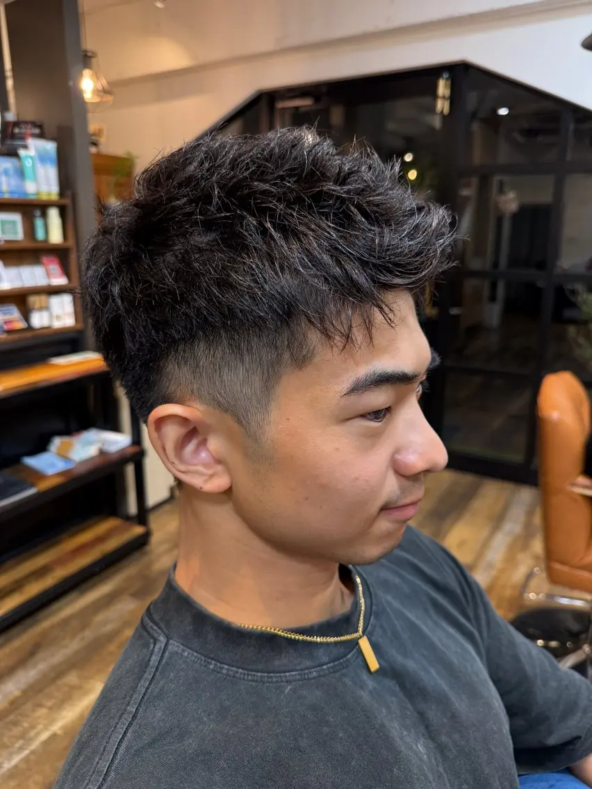 メンズ アップバング 上田 英介のヘアスタイル