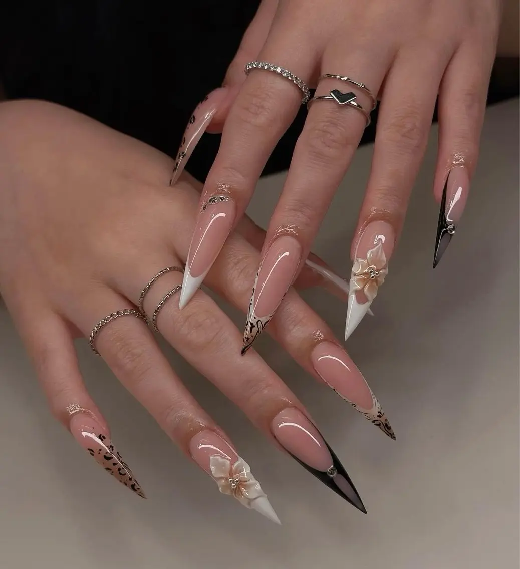 ネイル アートネイル ボルドー フレンチネイル ジェルネイル 氷ネイル・うるうるネイル ハンドネイル Julie Nail Hinのネイルデザイン