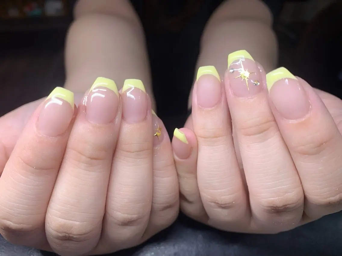 ネイル フレンチネイル ジェルネイル 韓国ネイル マグネットネイル マグネットフレンチ akina nailsのネイルデザイン
