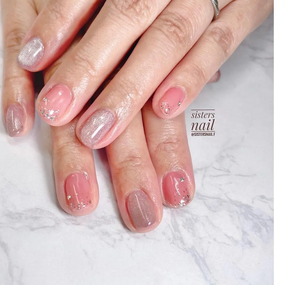 ネイル アートネイル ホログラムネイル キラキラネイル マグネットネイル オフィスネイル sisters nail.fのネイルデザイン