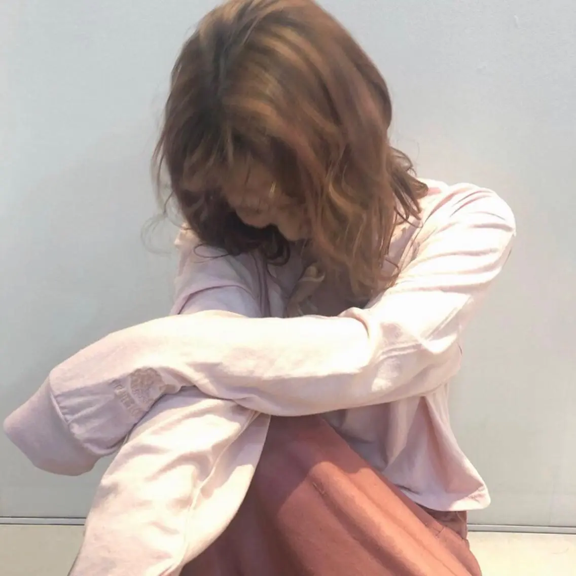 ロング カラー パーマ ヘアアレンジ アッシュ ベージュカラー デザインカラー イヤリングカラー グラデーションカラー 髪質改善🫧ベージュ 椙山 響のヘアスタイル