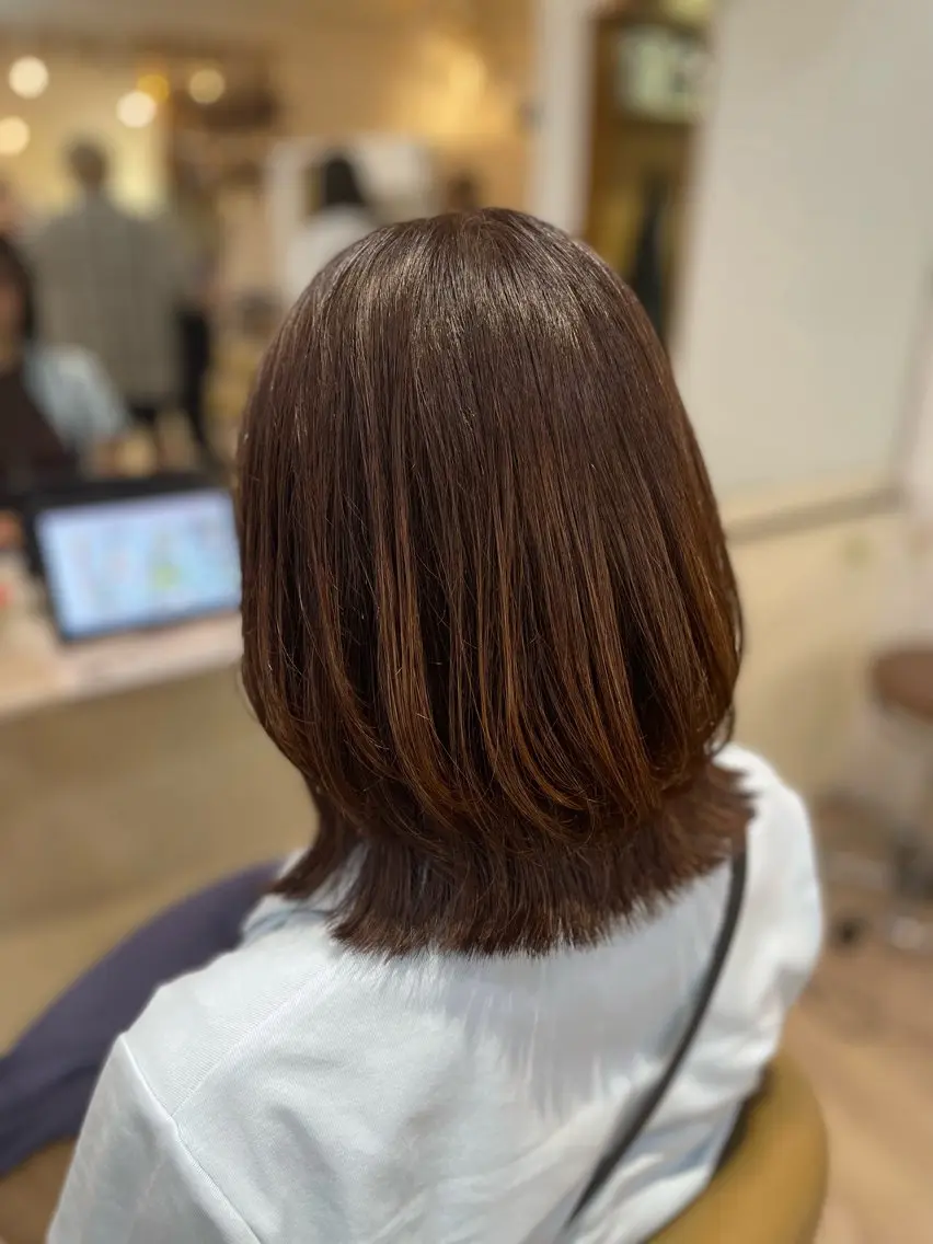 ミディアム 茅野 あゆ美のヘアスタイル
