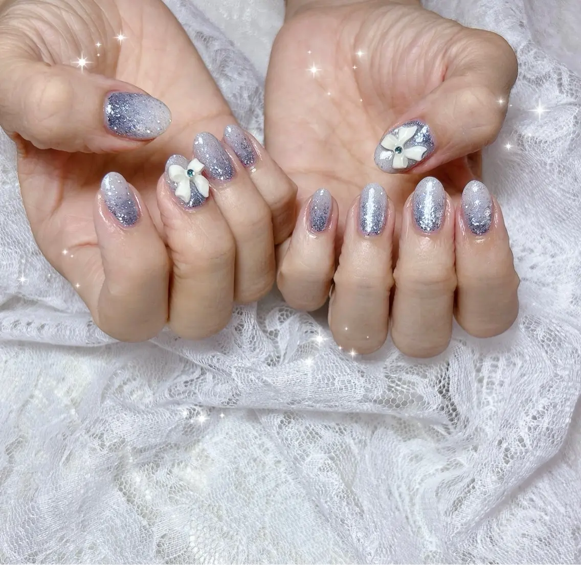 ネイル ブルー キラキラネイル ハンドネイル FLARE NAIL フレアネイルのネイルデザイン