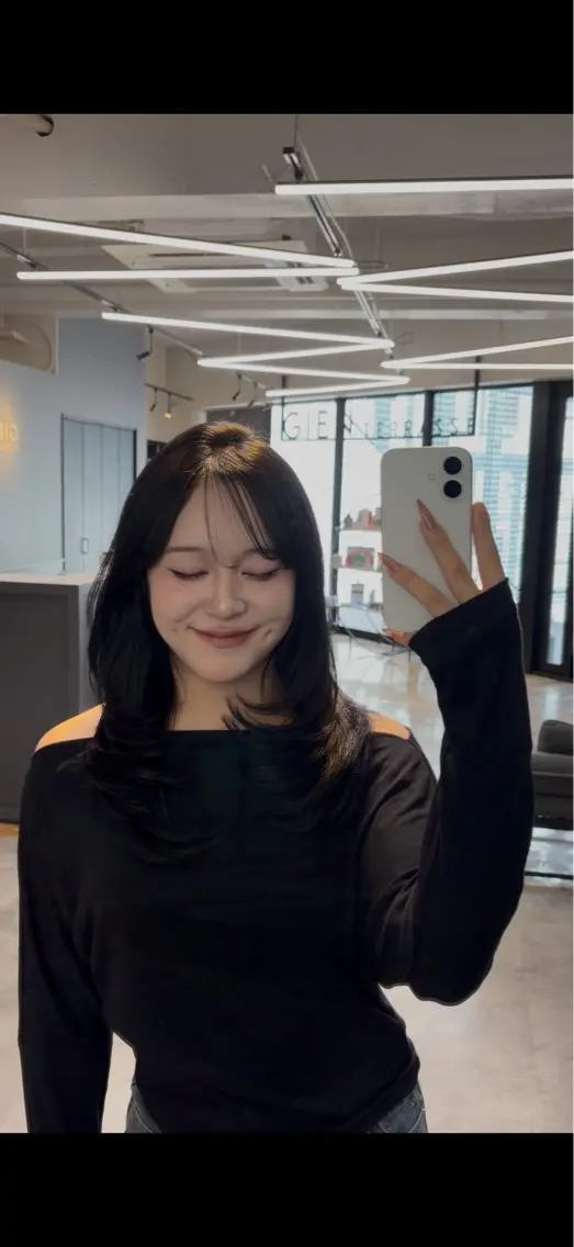 ロング 真下 瑞歩のヘアスタイル