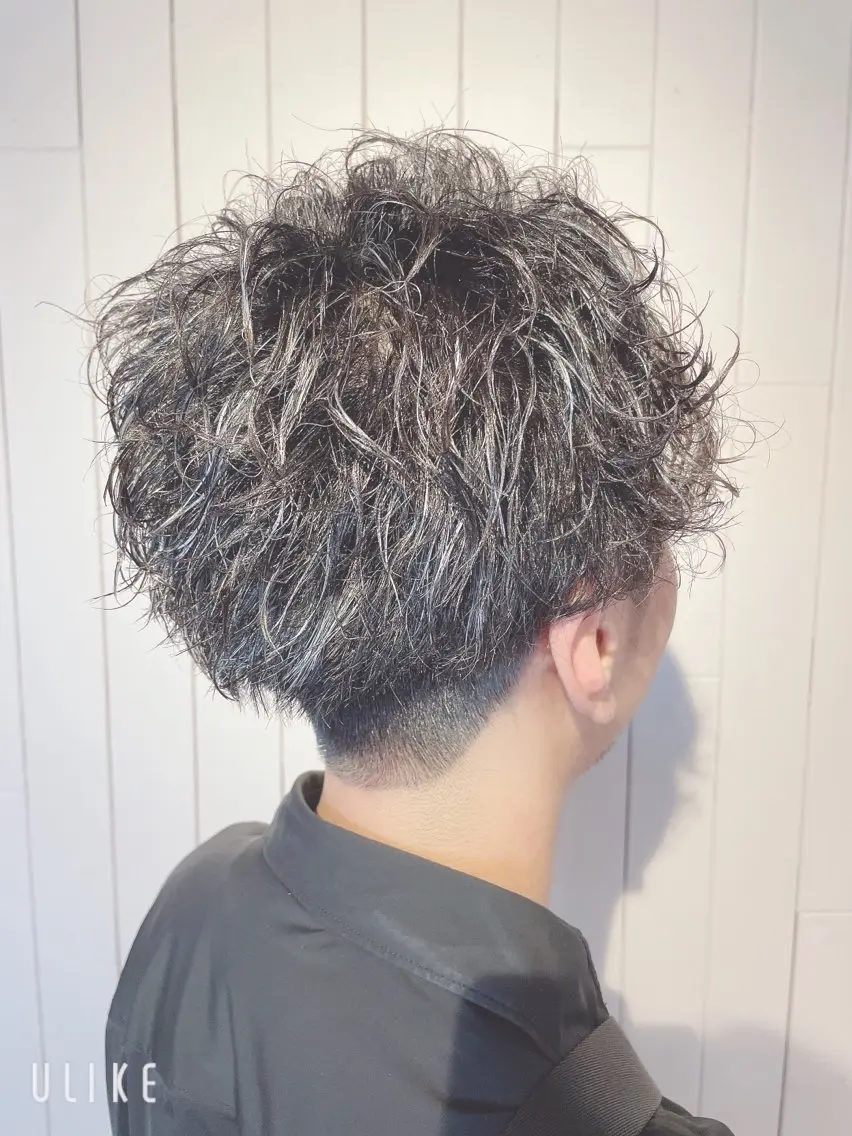 カラー メンズ メンズハイライト ハイライトカラー カット ヘアカラー トリートメント ❣️モードケイズ塚口 和田一将のヘアスタイル