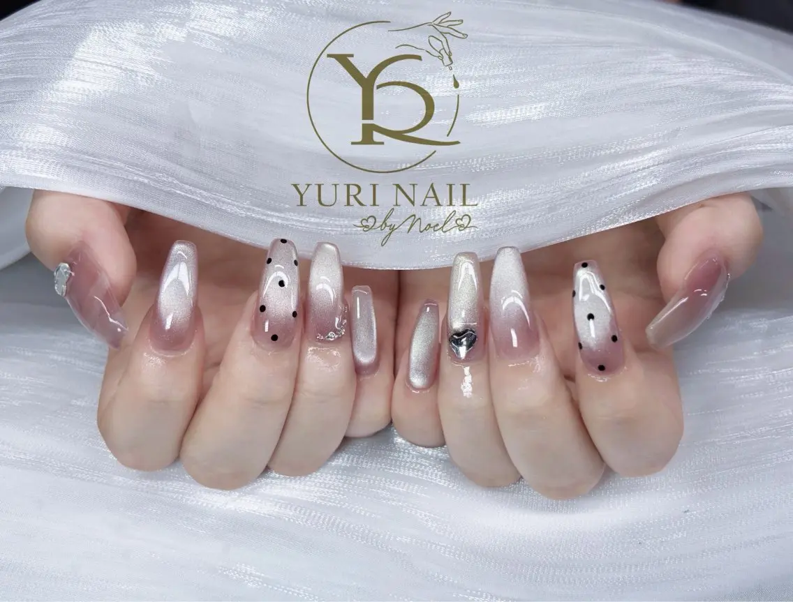 ネイル ハンドネイル フットネイル ハンドケア YURI Nail NARITAのネイルデザイン