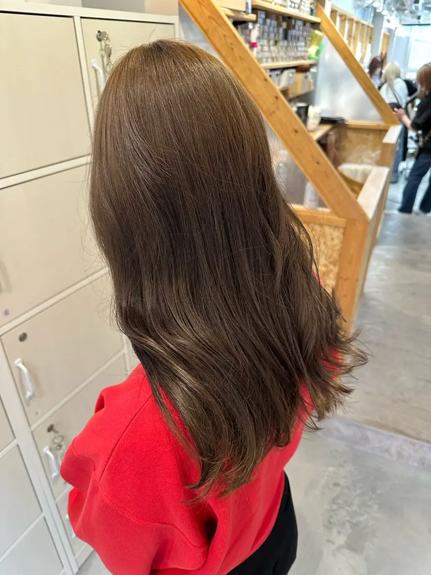 ロング カラー ヘアカラー 松本 莉央のヘアスタイル