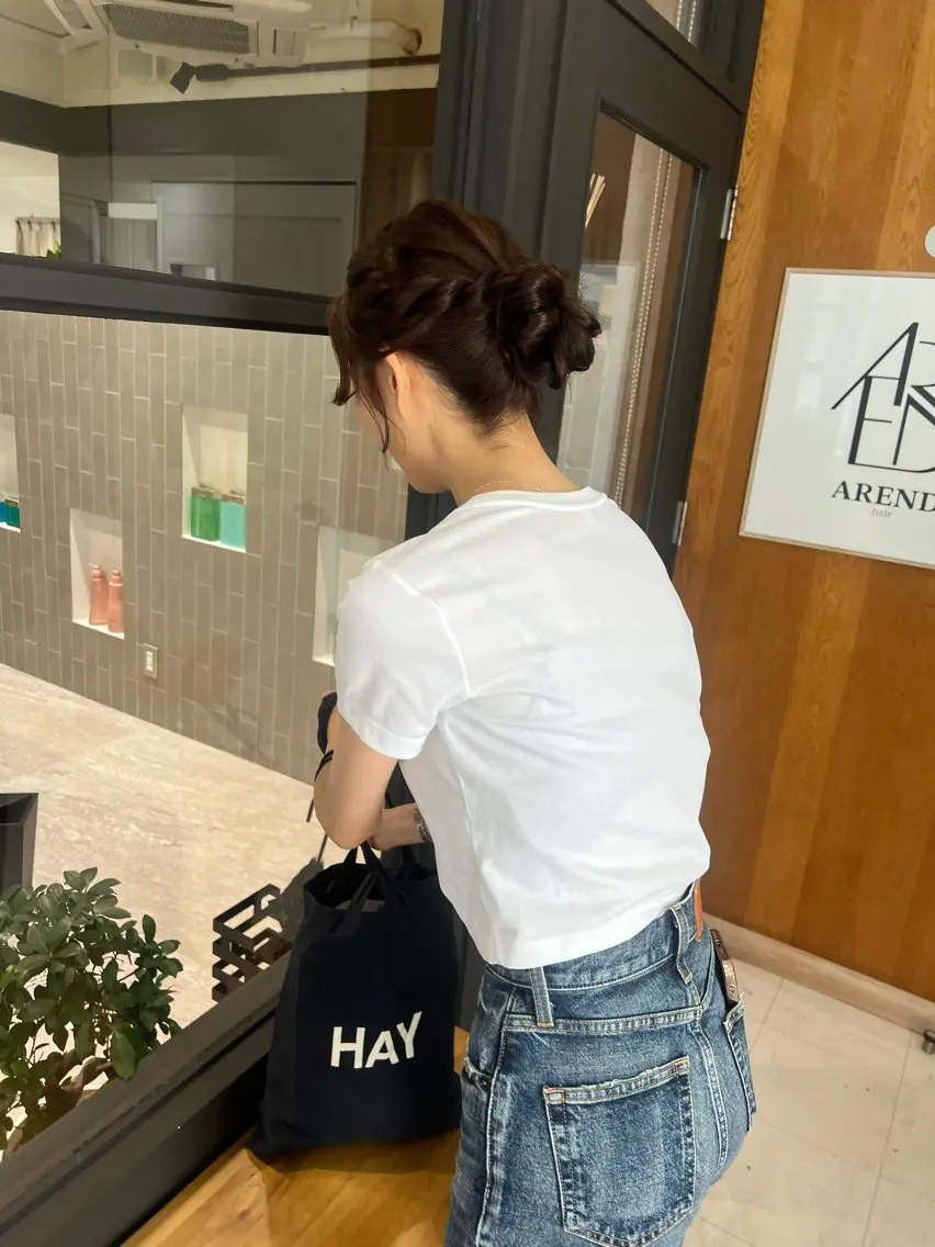 ロング ミヤウチ セイナのヘアスタイル