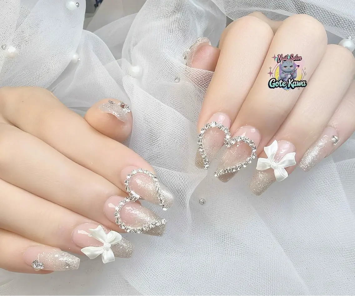 ネイル アートネイル オーロラネイル ボルドー チークネイル フレンチネイル ハンドネイル ハンドケア Gote Kawa nail salonのネイルデザイン