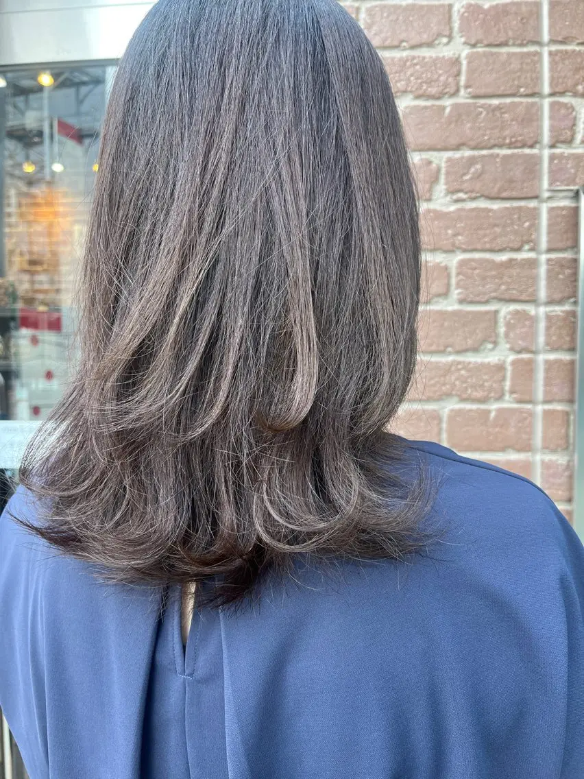 セミロング カラー カット 久木原 ゆりのヘアスタイル