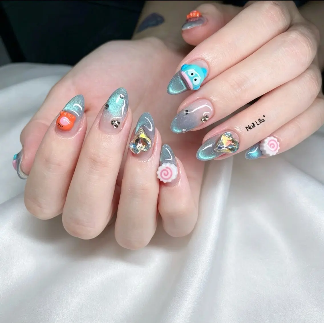 ネイル アートネイル ハンドネイル Nail Lifeのネイルデザイン