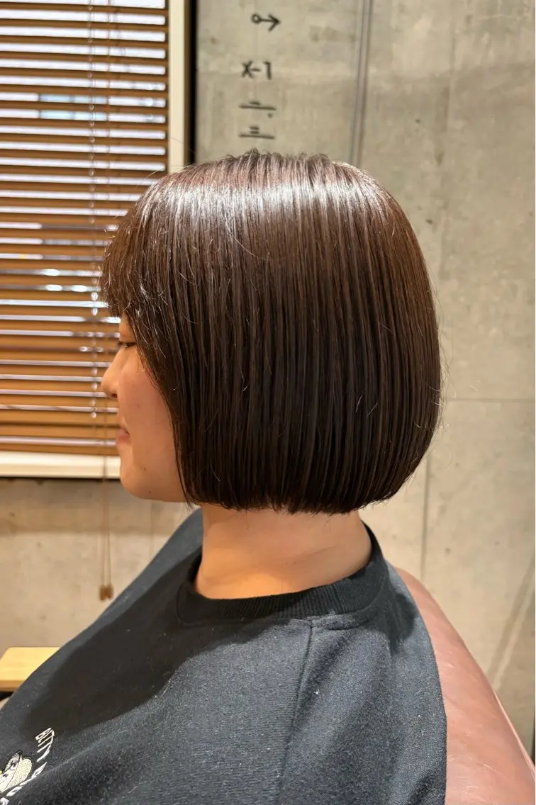 ミディアム カラー 切りっぱなしボブ アッシュ アッシュブラウン ブラウンカラー 透明感カラー カット ヘアカラー 🌊インナーカラー 🐬櫻井海星のヘアスタイル
