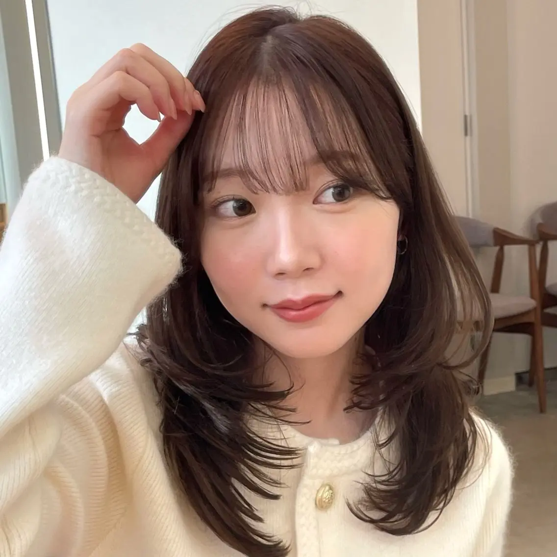 セミロング ハイレイヤー レイヤーカット minami🤎 レイヤーカットのヘアスタイル