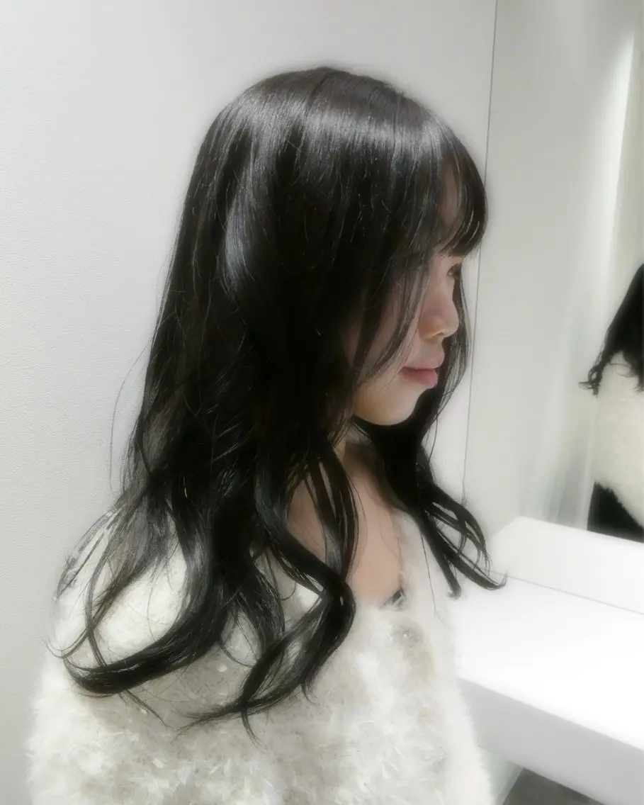 ロング カラー 佐野 えり奈のヘアスタイル