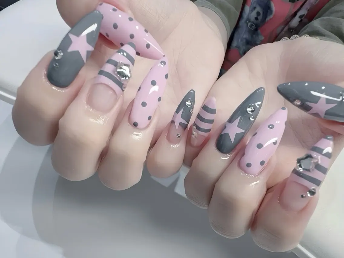 ネイル オーロラネイル ブルー フットネイル ジェルネイル 氷ネイル・うるうるネイル ハンドネイル Rin Nail 新大久保店のネイルデザイン