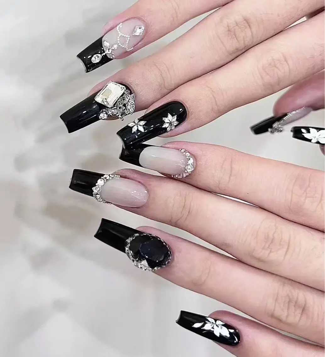 ネイル オーロラネイル フラワーネイル フットネイル フレンチネイル ジェルネイル ハンドネイル BabyYouMi nailのネイルデザイン