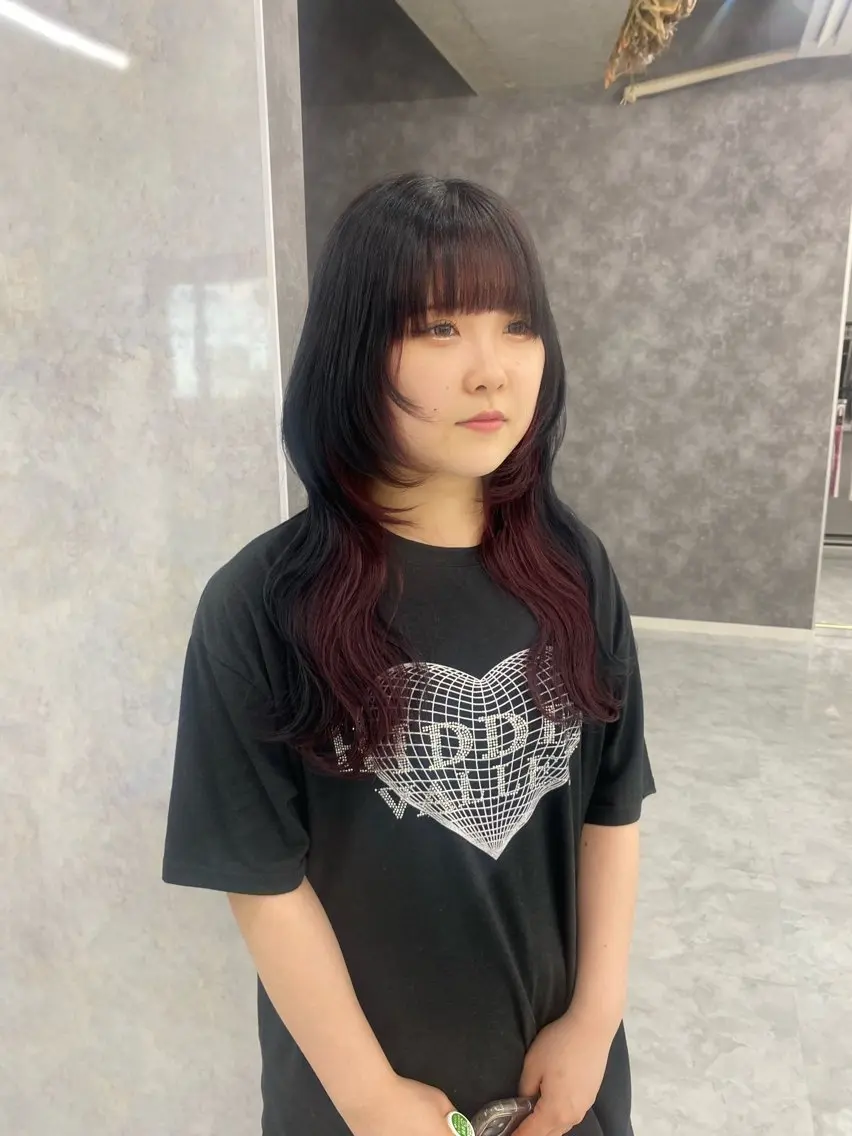 ロング カラー ヘアアレンジ インナーカラー レイヤーカット ウルフカット ウルフレイヤー 𝐠𝐢𝐫𝐥𝐲 𝐦𝐨𝐝𝐞🖤のヘアスタイル