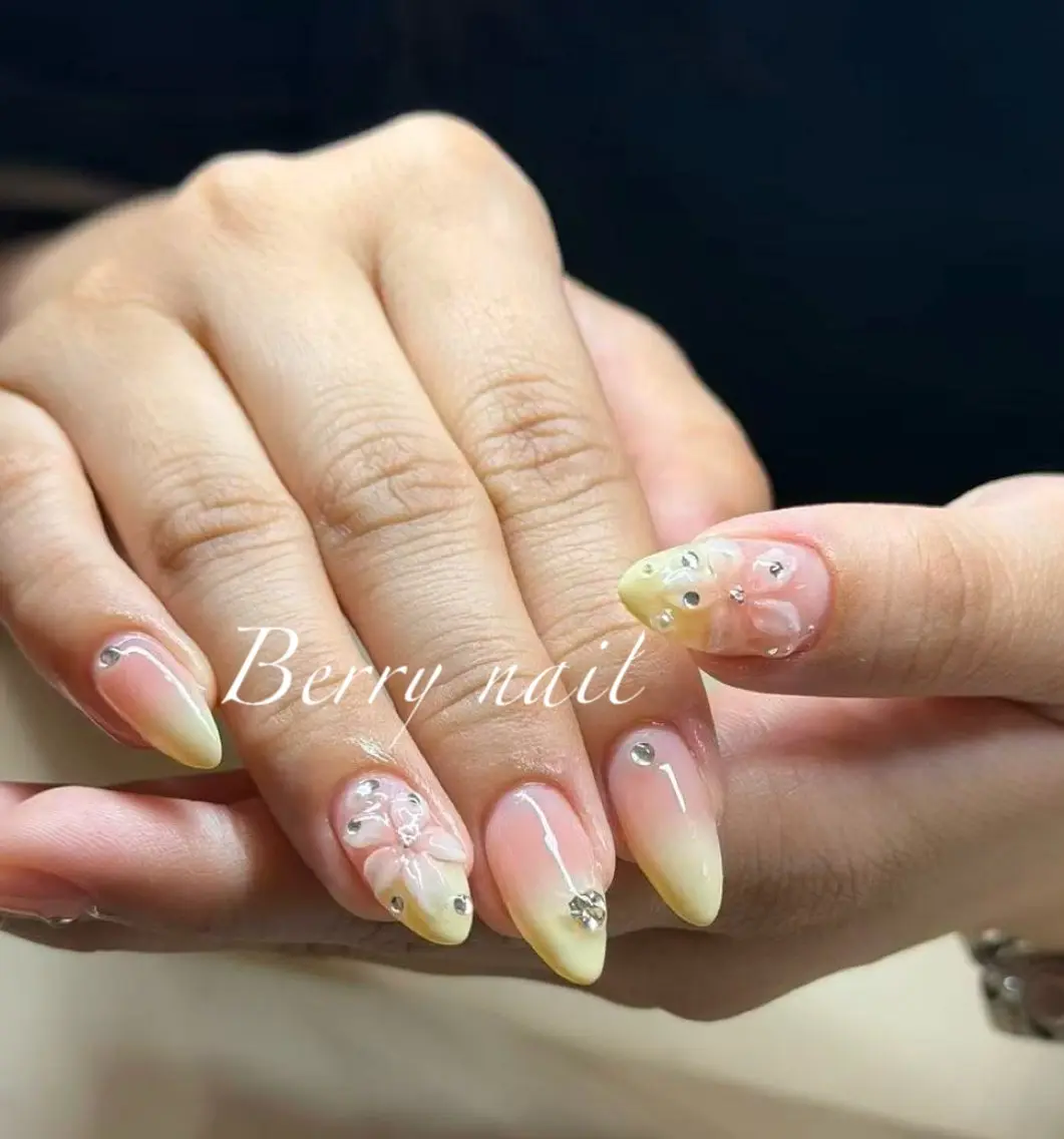 ネイル オーロラネイル チークネイル フレンチネイル ハート 韓国ネイル ハンドネイル berry nail jrネイリストのネイルデザイン