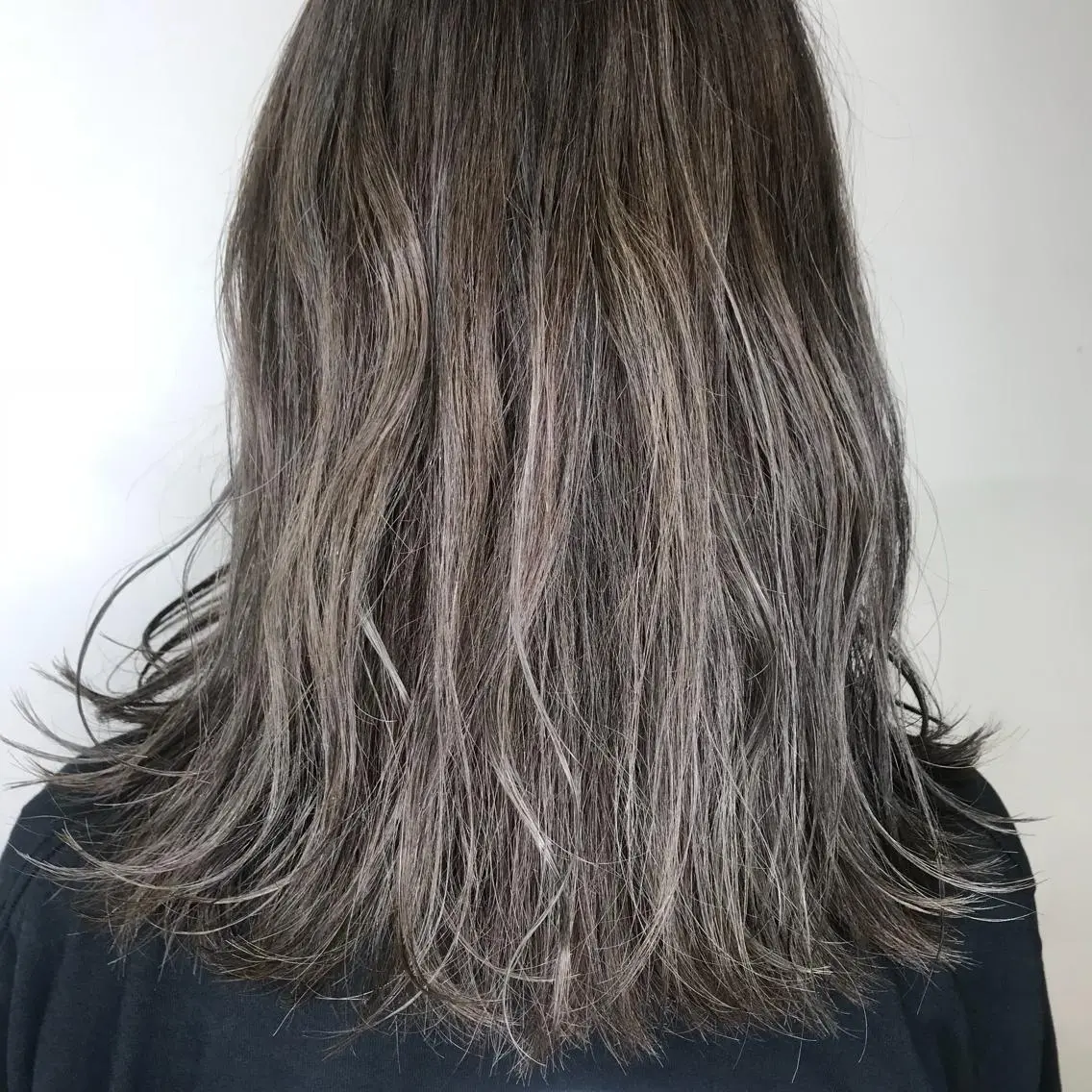 ミディアム カラー mana 暖色カラーカットのヘアスタイル